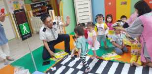 [사진뉴스]   논산서, 어린이 보행안전 교육