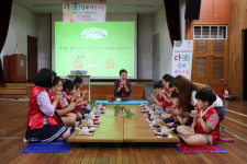 대왕초 학생들 전통차례 멋에 흠뻑