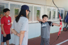 이원초등학교 양궁 쏘며 스트레스 날려요