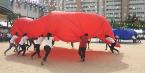 [포토] 대전 상대초 가을운동회 대형풍선만들기