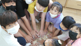 음성 부윤초등학교, 학생자치회 주관봉숭아 물들이기 후배 사랑실시