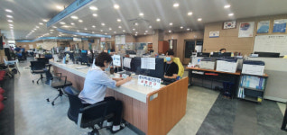 김인수 음성조경 대표, 맹동면 행정복지센터에 투명가림막 기증