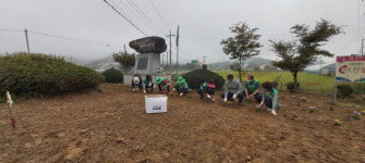 괴산군 감물면 새마을남녀지도자협의회 거리 꽃길 가꾸기 나서