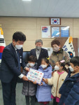 음성군 대소면 영재몬테소리유치원 원아들, 사랑의 기부금 전달
