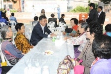 울산 중구 복산2동 주민센터, 경로위안 잔치 및 자치센터 프로그램 발표회 가져
