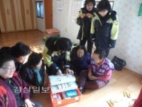 울산 동부소방서 여성의용소방대 화정지역대, 직접 담근 김치를 전달하고 봉사활동 펼쳐