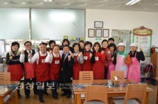 이채익 의원 문수실버복지관서 배식 봉사