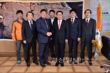 신장열 울주군수, 이정훈 울산광역시 옥외광고협회장 일행과 환담