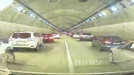 [영상]울산 무룡터널 소방길터주기 모세의 기적