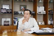 [민선 6기 출범 1년-(4) 박천동 북구청장]도로 개설·확장 등 지도 바꾸고 중소기업 자생력 확보에 힘 써