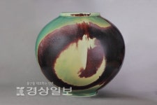 사기장 신한균씨 달항아리전