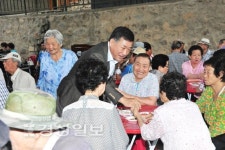 울산시 중구 우정동 새마을협의회와 부녀회, 어르신 건강콘서트 개최