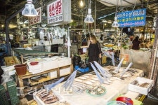 낙후됐던 화봉시장, 시설현대화 가능해졌다