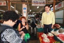 울산 동구 권명호 구청장, 전통시장 상인들의 노고 위로