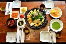 [이야기가 있는 울산맛집-맛 그리고 인생]30여년 음식연구한 어머니 내공에 딸의 젊은 감각 더해
