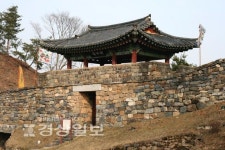 [성곽도시 울산을 말하다]동·서·남·북 사방으로 문 내고 성문엔 화공 대비 철판 붙여