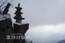 [백두에서 한라까지]묵묵히 죽령고개 오르다 보면, 바람을 보는듯한 풍경 펼쳐져
