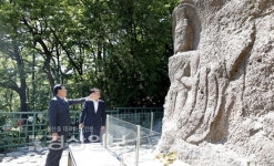 박천동 울산 북구청장,  어물동 마애여래좌상을 찾아 안전점검