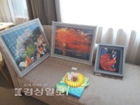 미술품 전시장으로 변신한 호텔객실