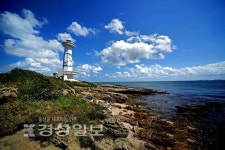 [동구의 색다른 피서지]슬도가 들려주는 파도와 바람의 하모니 즐겨보세요