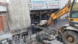 막무가내식 공사로 병원 장례식장 암흑천지