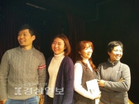 관객들 직접 연극무대에 오른 사연은