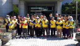 울산 남구 신정3동 주민센터, 봄초화류 6종, 1500여본 심어