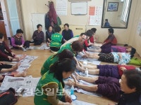 울산 북구 농소2동 초록, 약수경로당을 찾아 발마사지 봉사