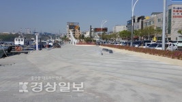 러셀울산학원푸드존 | 휑한 울산 장생포 워터프론트 푸드트럭존