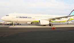 김포행 에어부산 2시간 지연…승객 반발
