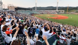 꽉 찬 울산 문수야구장…더위도 이긴 올스타전 열기