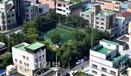 郡, 천상 주택가 풋살장 활용 놓고 좌고우면