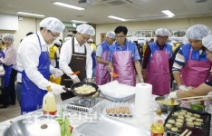 한국공항공사 울산지사, 추석맞이 위기·취약세대를 위한 명절음식 전달
