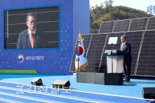 전북 새만금에 세계 최대 태양광·해상풍력단지 조성