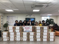 울산 남구 수암동 롯데캐슬골드2단지아파트 입주민대표와 부녀회, 라면 60상자 전달