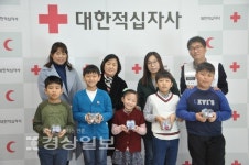구영초등학교와 범서초등학교 학생들, 저금통에 모은 30여만원 성금으로 전달