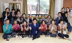 울산 중구 래미안2차 부녀회, 아파트 경로당 노인들께 점심식사 대접