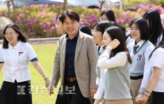 [스승의날 만난 참스승제자들과 함께 호흡하며 성장 지켜보는 게 큰 보람