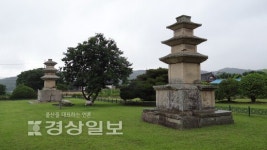 [배혜숙의 한국100탑(7)]경주 남산동 동·서 삼층석탑