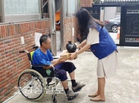 다운동, 중증장애인에 사랑의 반찬 배달