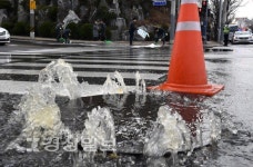 울산 울주군 범서읍 구영리 도로에 오수 역류