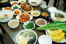 율포봇재가든 우렁강된장쌈밥, 녹차 꼬막무침, 녹차 삼겹살이 만들어내는 맛의 향연