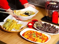 분식집 창업 고민, 요즘 뜨고 있는 킹오브떡볶이에서 해답을 찾다