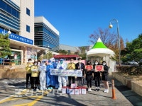 호계중학교 학생들, 의료진들에게 건강음료 전달
