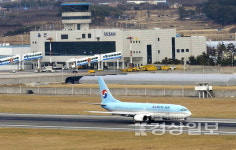 [존폐 공론화 들어가는 울산공항 앞날은]도심 차지한 공항, 각종 문제 야기