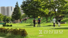[시민기자]파크골프로 남녀노소 코로나 우울 날리자