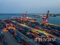 [현장&이슈]위드코로나에도 울산항 한숨 깊다