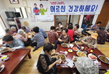 울산 동구 대송동 주민자치위원회, 자장면 배식 봉사활동 실시