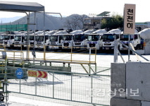 석유화학·철강 추가 업무개시명령 발동, 노동계 화물연대 파업 동참으로 맞대응