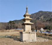 [배혜숙의 한국100탑(81)]경주 남산 천룡사지 삼층석탑